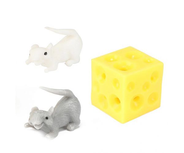 Stretchy Cheese bujkáló kisegér kétféle változatban 1db